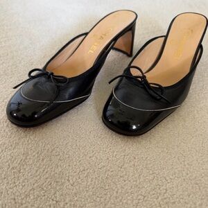 CHANEL Black Leather & Patent Bow Mule Heels